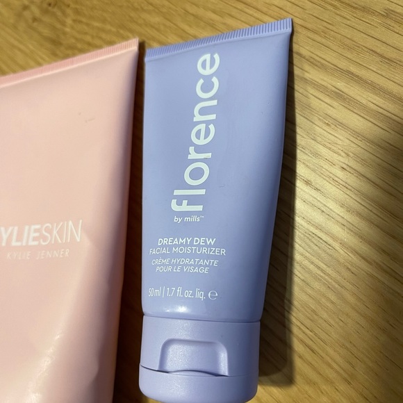 Radiant Rejuvenation Skincare bundle - Picture 3 of 3